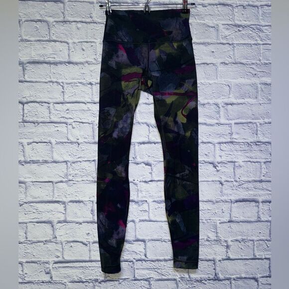 Lululemon Wunder Under Hi-Rise Tight Full-On Luxtreme 28"
Aura Dark Chrome Multi - Picture 1 of 13